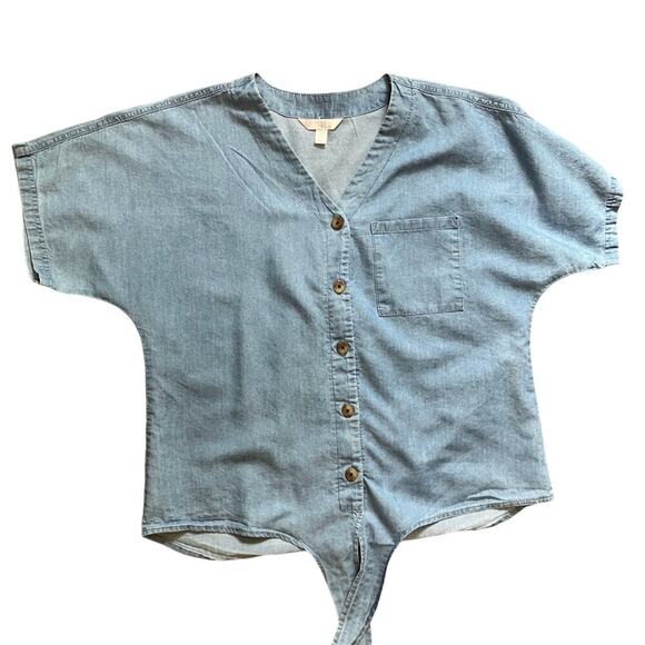 Time and Tru  (S)Clasic Chambray Tie Front Button Up V neck Blouse Loose fittig - Picture 5 of 10